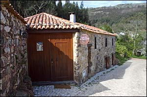 casa do zé sapateiro, the house of the shoemaker,